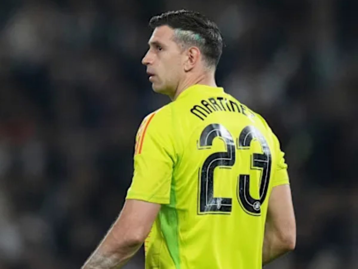 Top 5 Deadline Day Transfers That Shockingly Collapsed in 2025/26 - Gallery Image