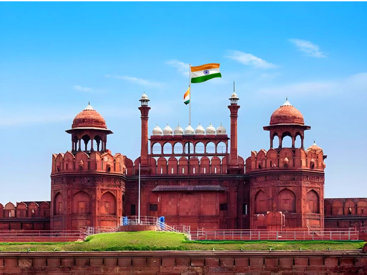 Capital City Delhi’s Pride, Red Fort (Lal Qila), Is Turning Black: A Wake-Up Call on Heritage and Pollution