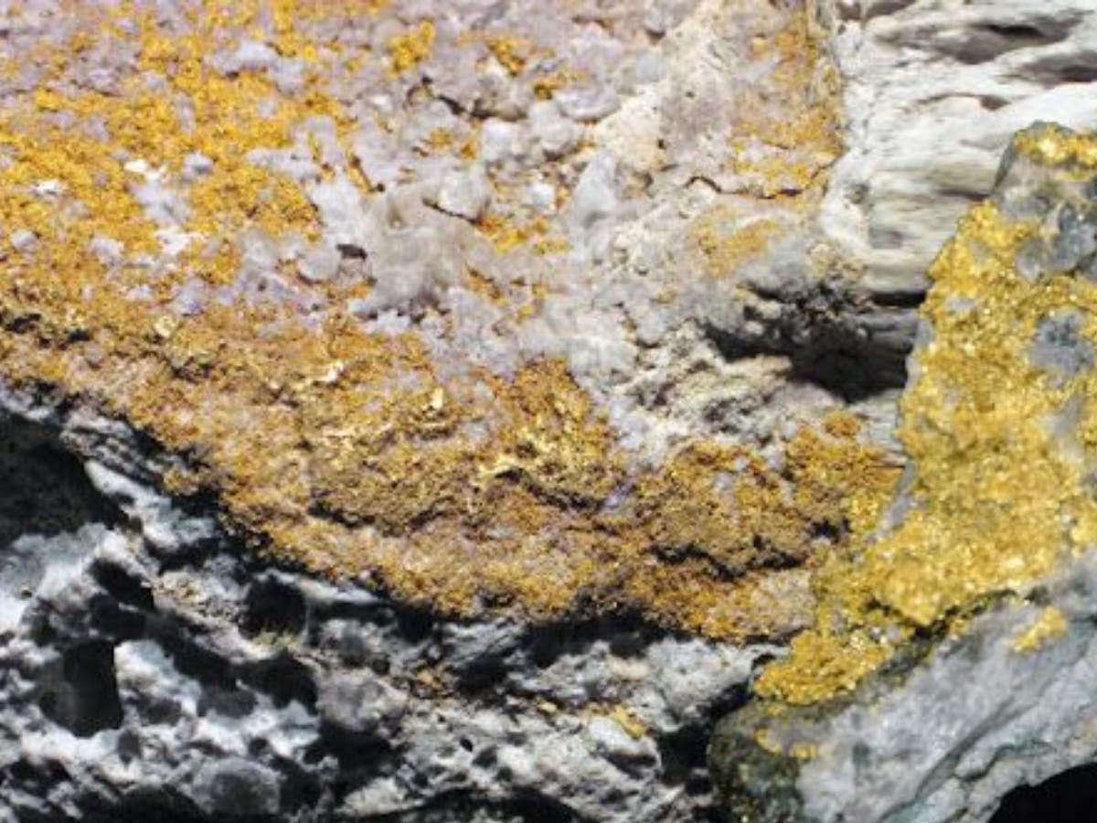 Earth’s Core Leaks Gold in Lava from Hawaiian volcanoes: Scientists Discover Rare Metals Escaping