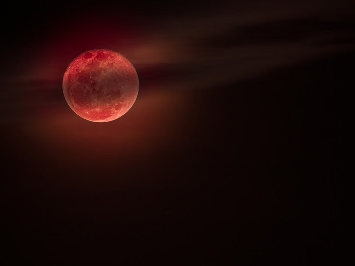 Lunar Eclipse 2025: How to Watch Chandra Grahan in India & How Long It Will Last