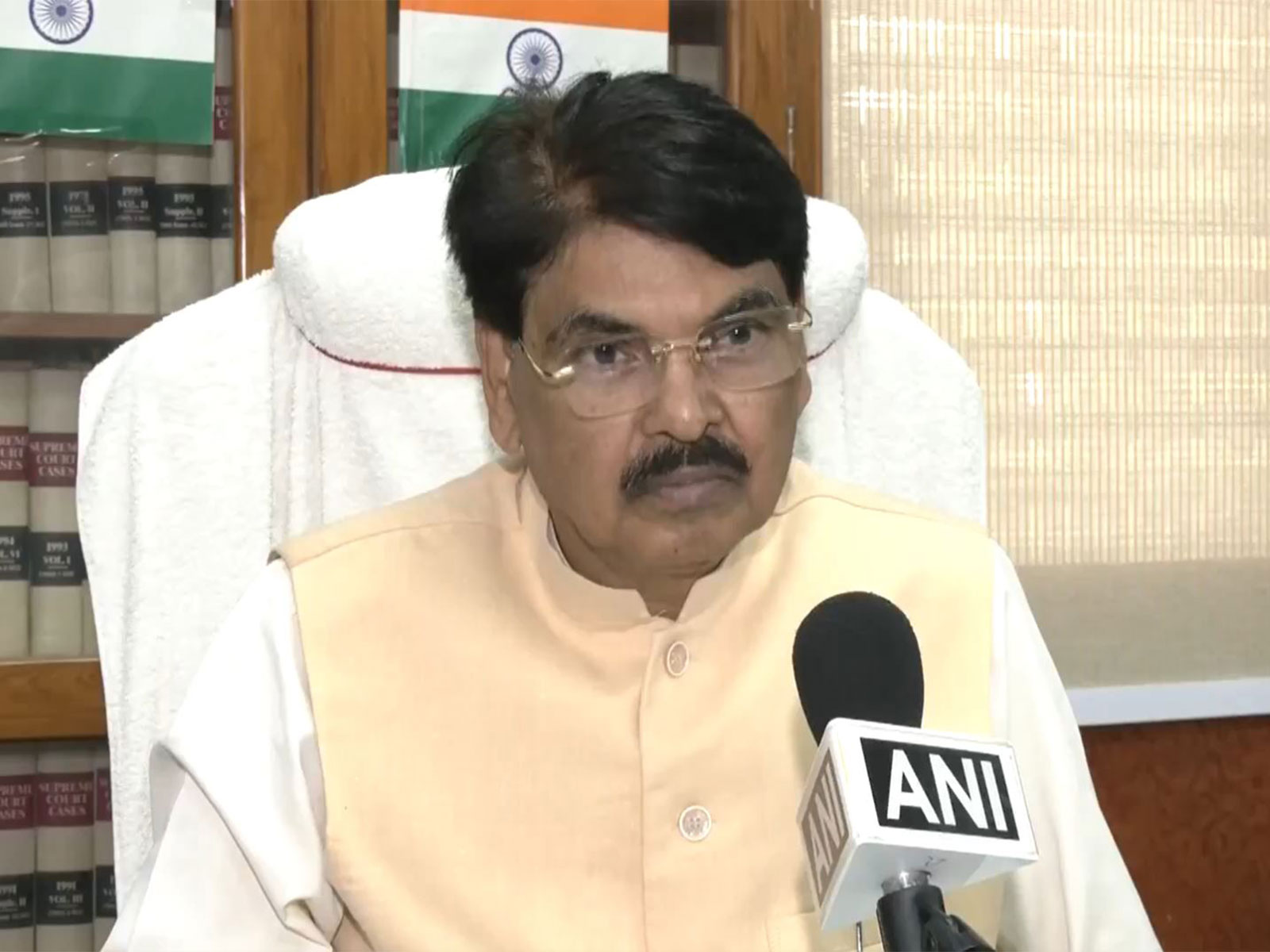 "No evidence, putting allegations on EC": Manan Kumar Mishra slams Rahul Gandhi