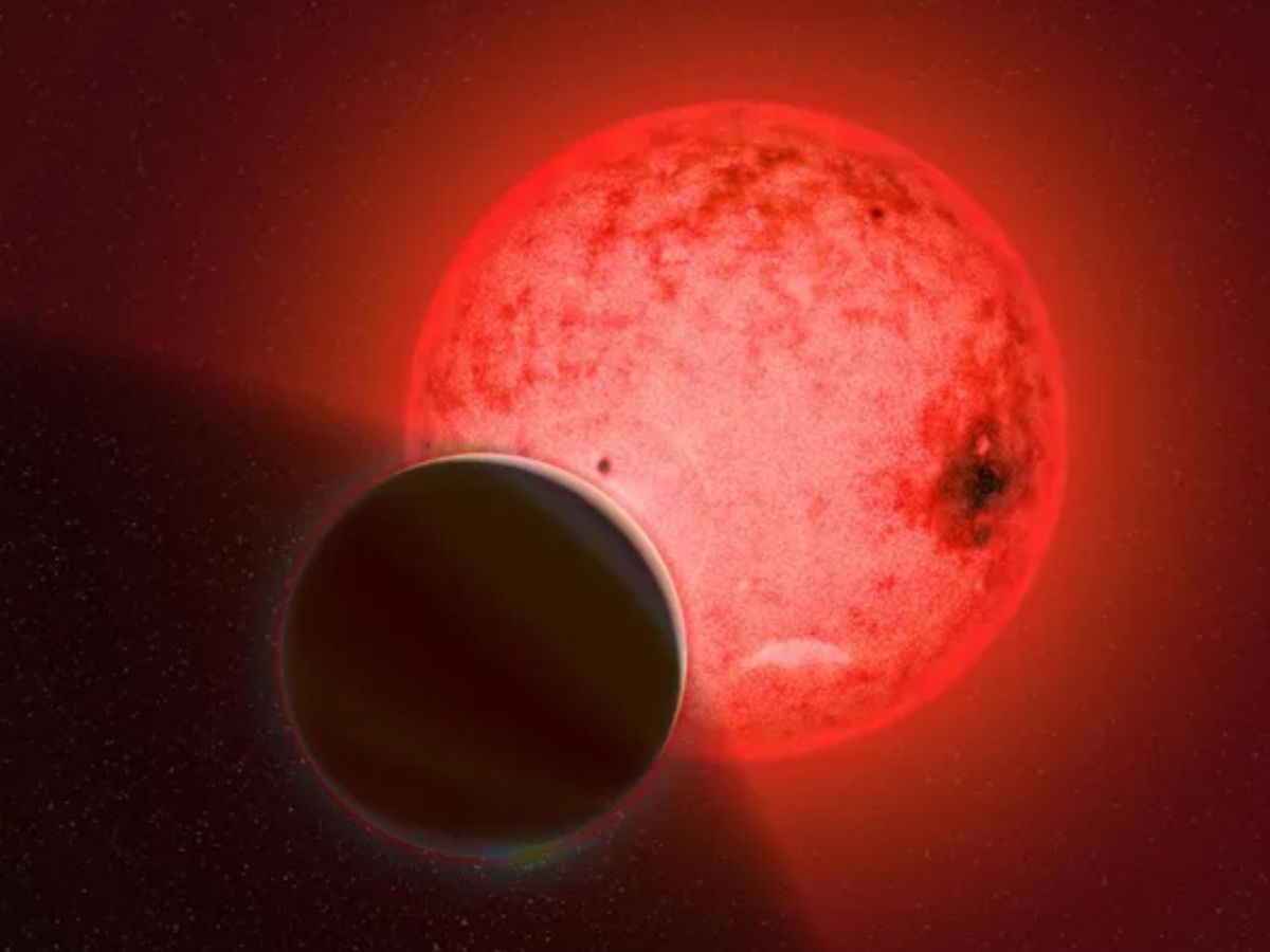 Astronomers Spot Rare Huge Exoplanet Around Tiny Star