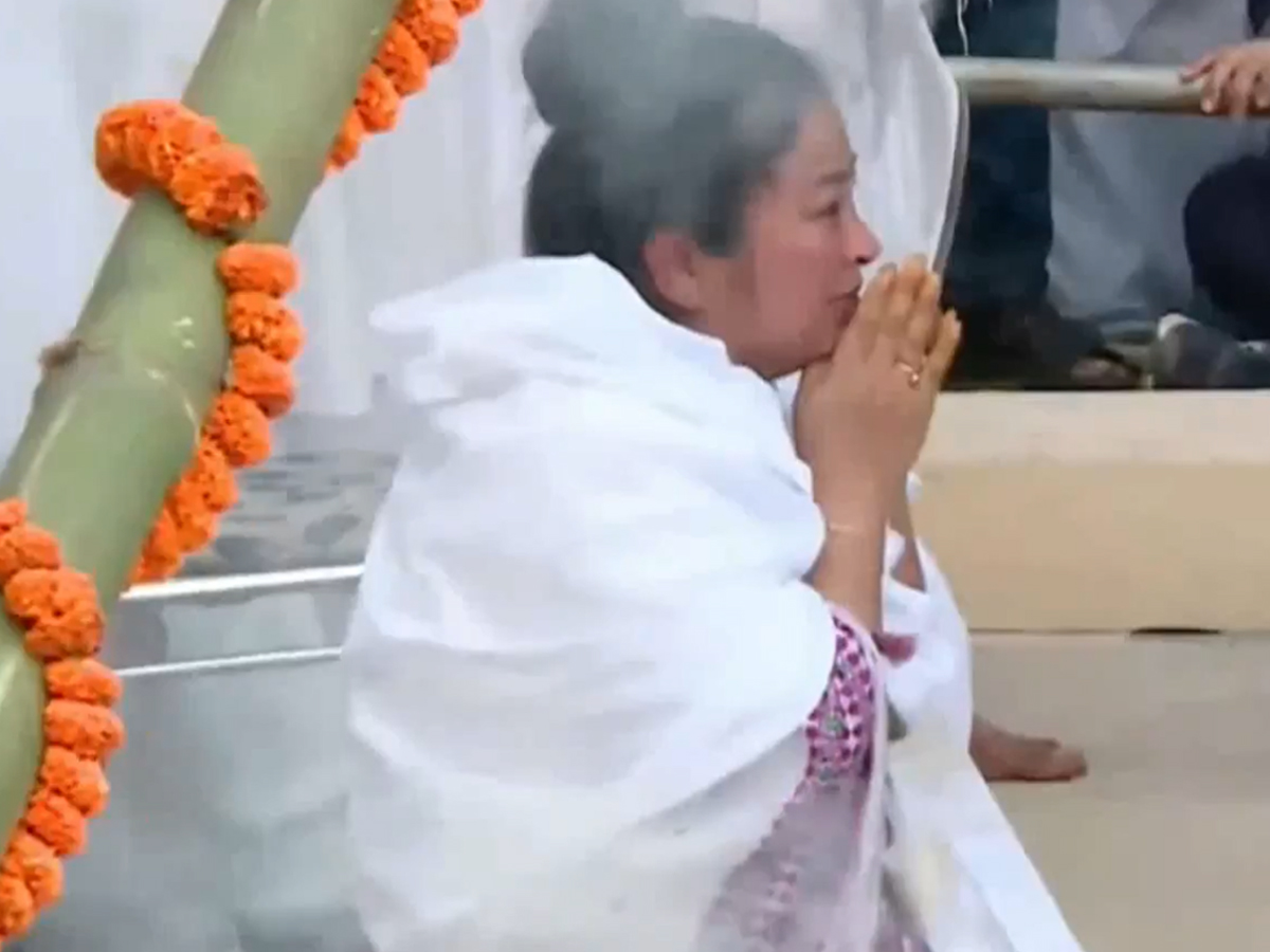 Emotional Farewell: Zubeen Garg Cremated in Assam, Wife Garima in Tears