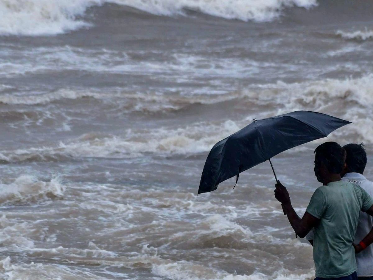 Cyclone Montha: All 32 Flights & 120 Trains Cancelled, Travel Disrupted Across Andhra Pradesh