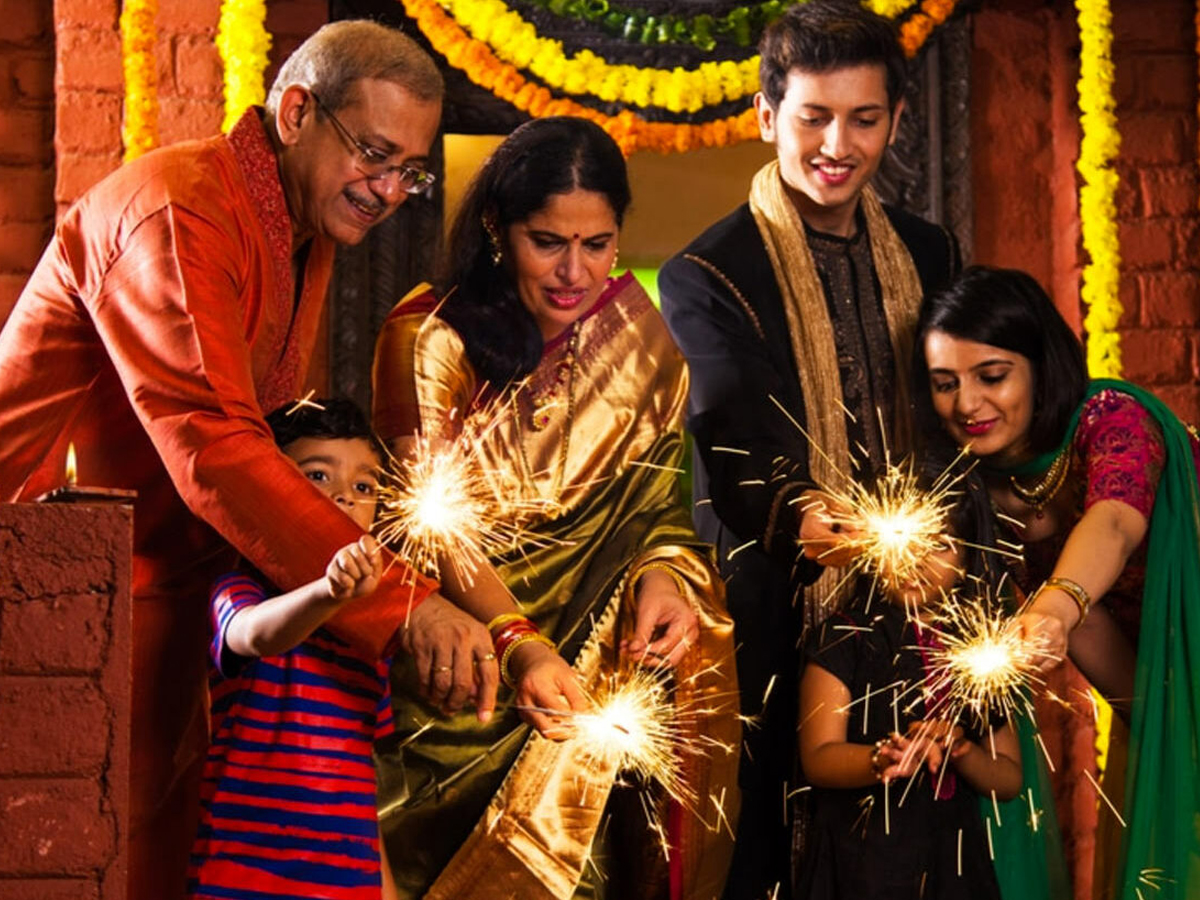 Diwali 2025 Confirmed Date: October 20 or 21? Here’s What Experts Say According to Astrology