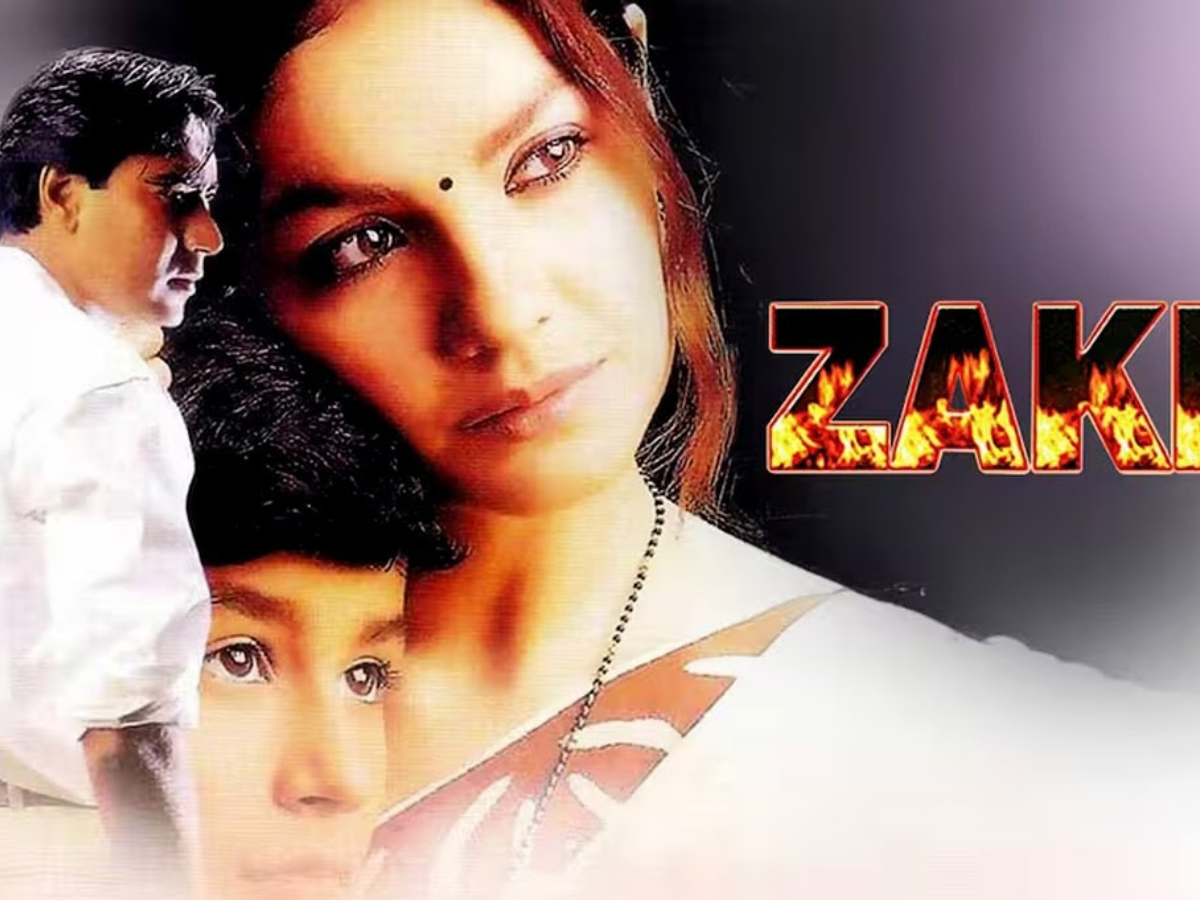 “Gali Mein Aaj Chand Nikla” – Zakhm - Photo Gallery