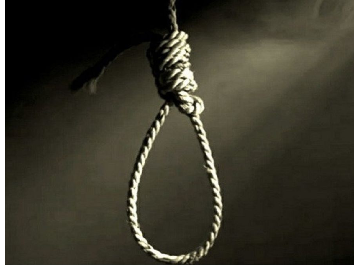 Karwa Chauth Turns Tragic: Woman Dies by Suicide After Dispute Over Saree Gift in Uttar Pradesh| WATCH