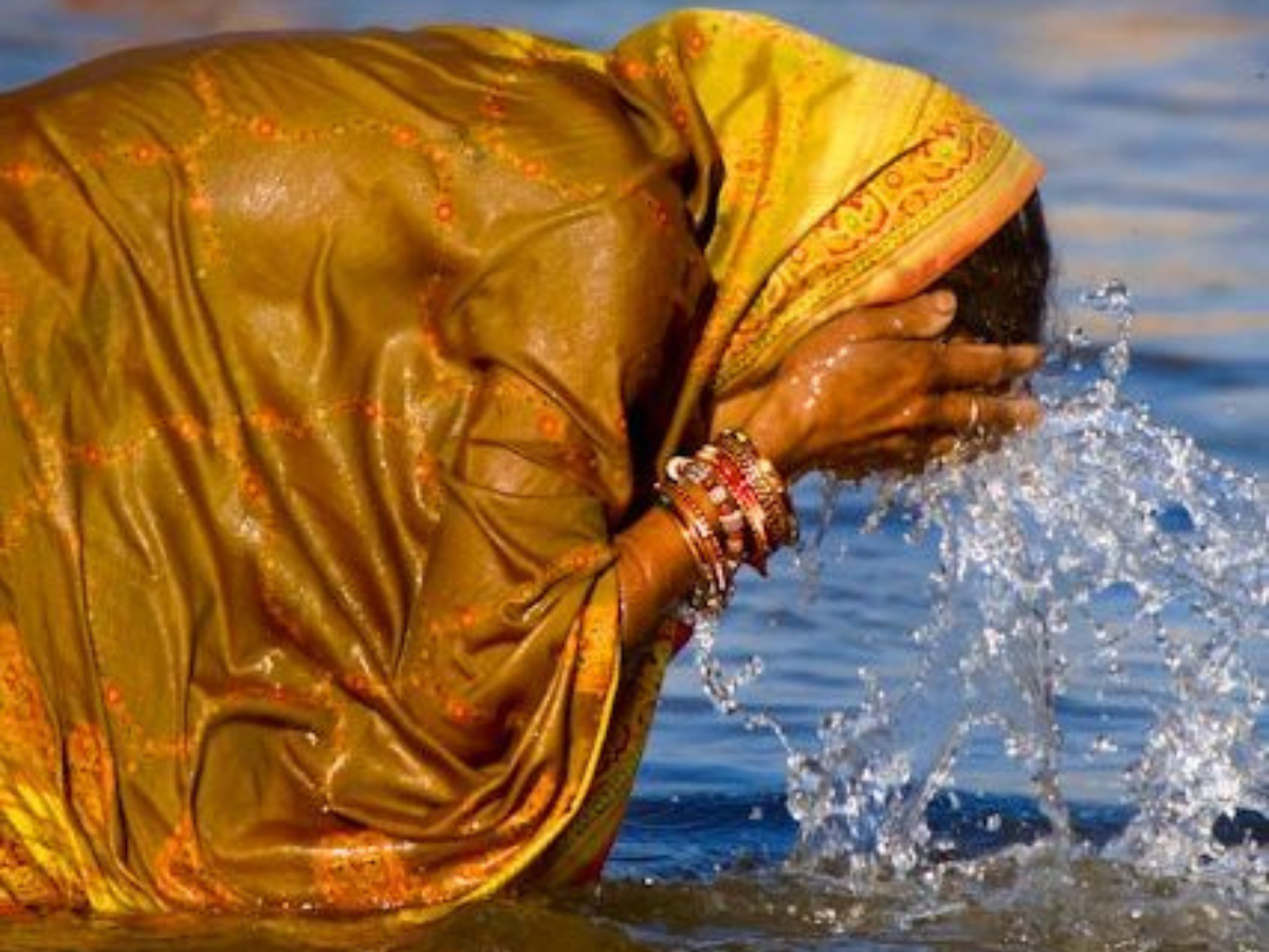 Only the Vrat-Holder Washes Hair - Photo Gallery