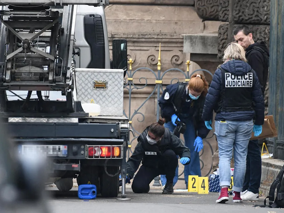 Louvre Heist: Over 150 DNA Clues Found at Scene as Investigators Close In on $102 Million Jewelry Theft