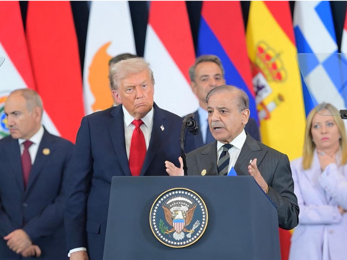 PM Shehbaz Sharif’s Praise for Trump at Gaza Summit Backfires, Earns ‘Bootlicker’ Label
