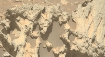 NASA Finds Strange Mars Rock That Appears Not to Belong There: Aliens on Mars