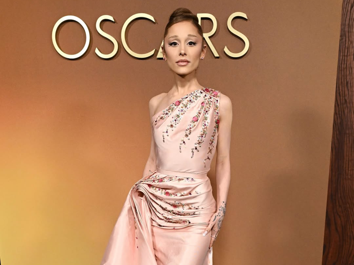 Ariana Grande on 2025 Governors Awards red carpet - Photo Gallery