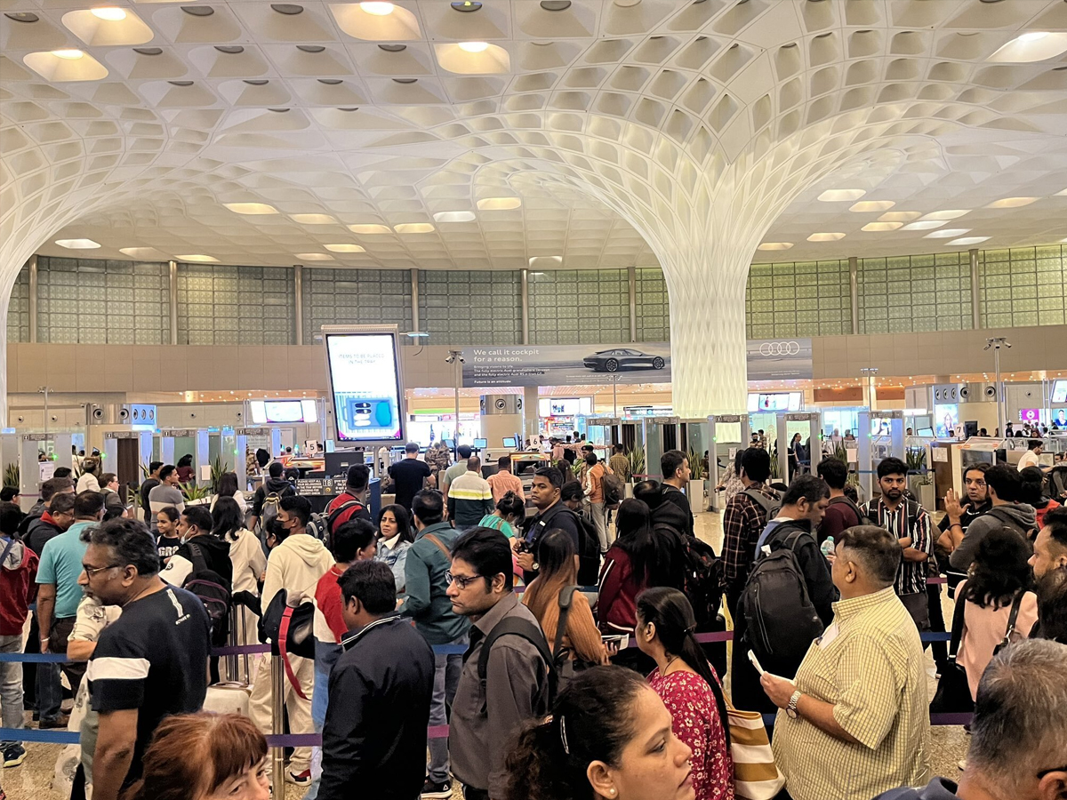Delhi Air Traffic Glitch Disrupts Over 300 Flights; Ripple Effect Hits Mumbai, Pune & Jaipur