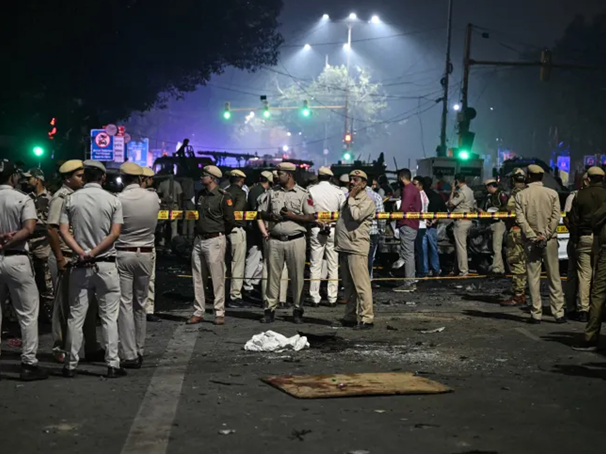 Delhi Red Fort Bomb Blast: What Places You Should Avoid Traveling Tomorrow — Delhi on High Alert