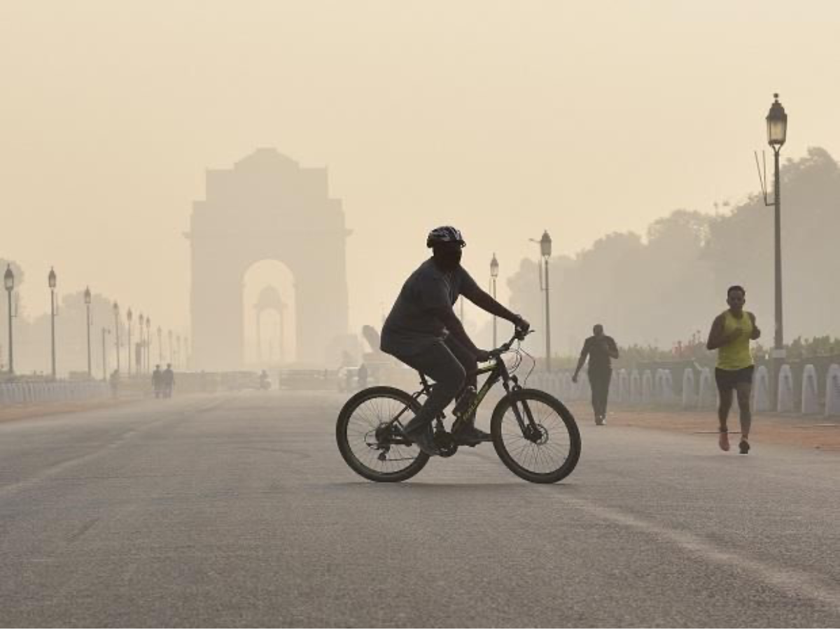 Delhi Air Pollution: Students Till Class 5 to Attend Hybrid Classes as GRAP Stage III Hits