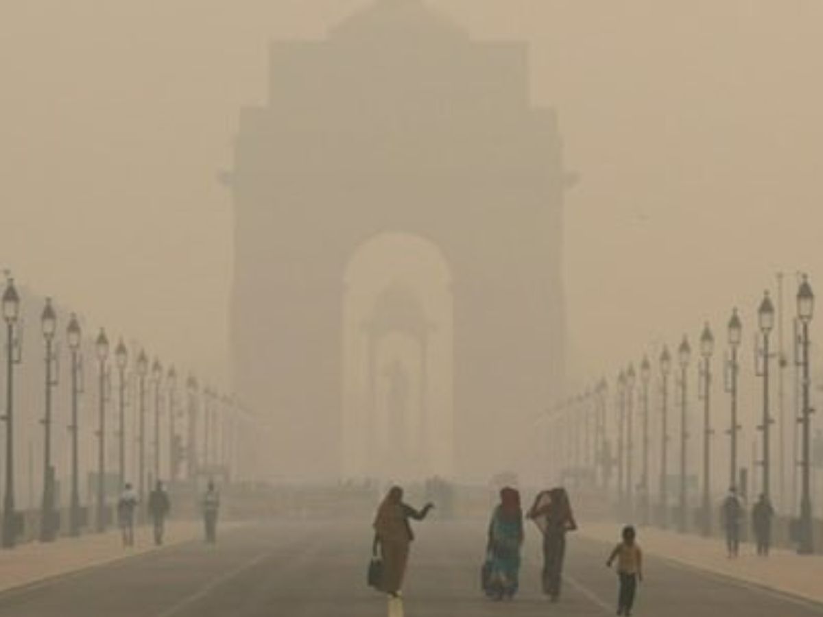 Delhi Pollution Crisis Deepens with AQI at 400; DPCC Says Air Quality Still Better Than 2024