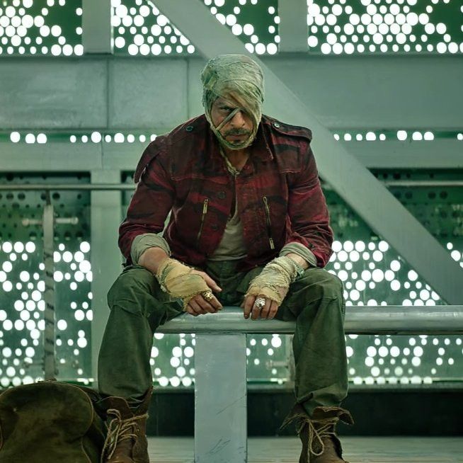 Shah Rukh Khan as Pathaan in full gear. - Photo Gallery