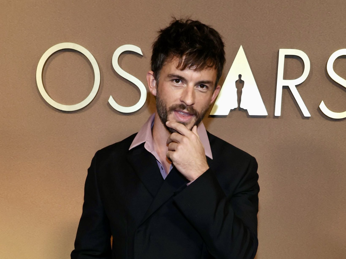 Jonathan Bailey - Photo Gallery