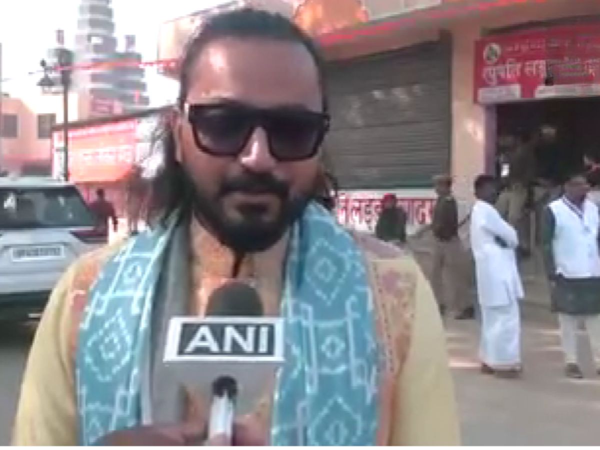 Ram Mandir Sculptor Emotional Moment - Photo Gallery