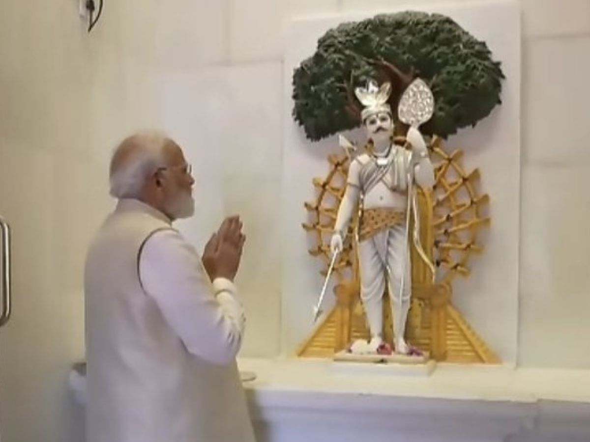 PM Modi Arrived at Sapt Mandir - Photo Gallery