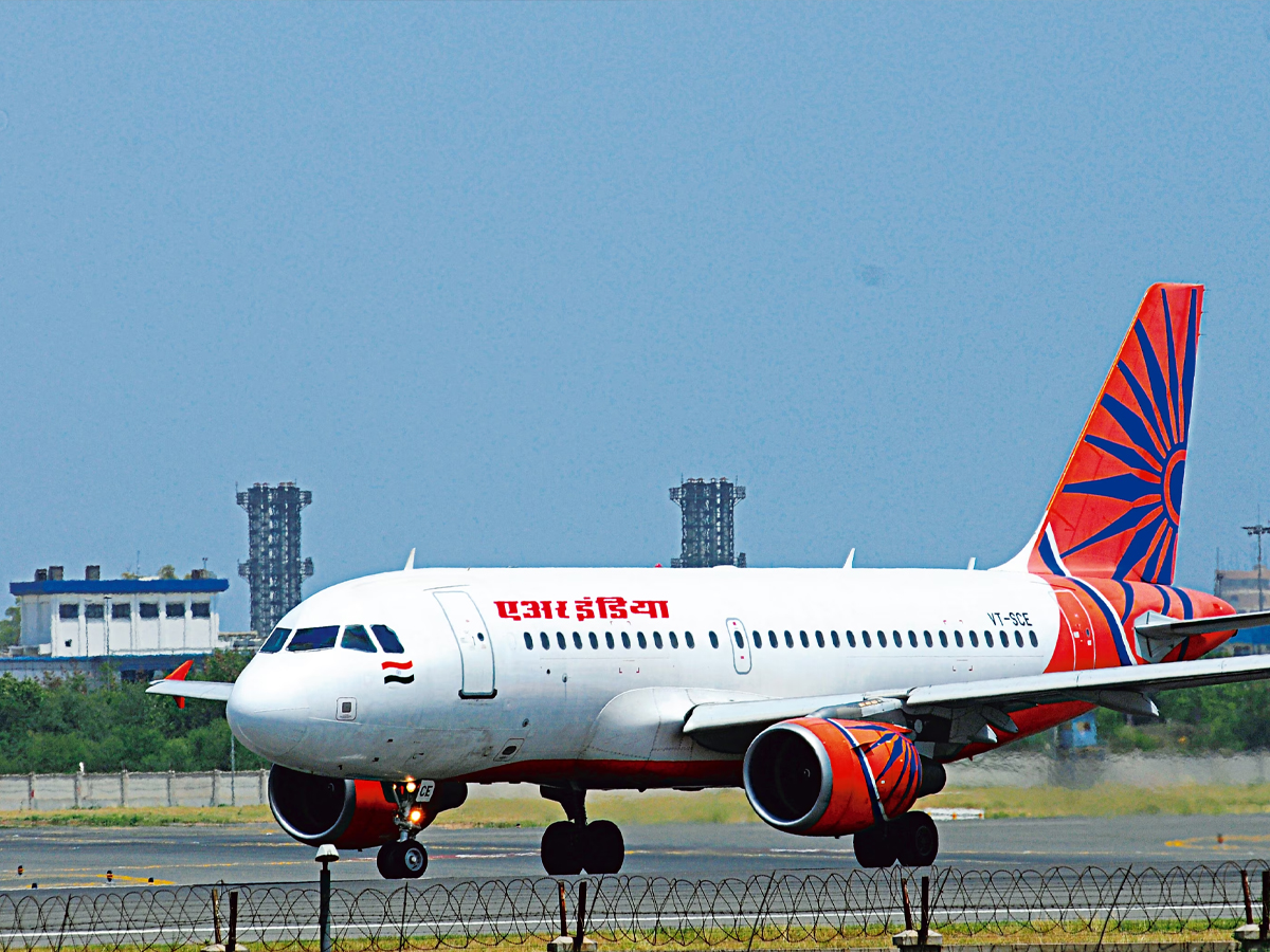 Air India Hiring Pilots for A320 & B737 Fleet While IndiGo Battles Crew Shortage | Know the Details