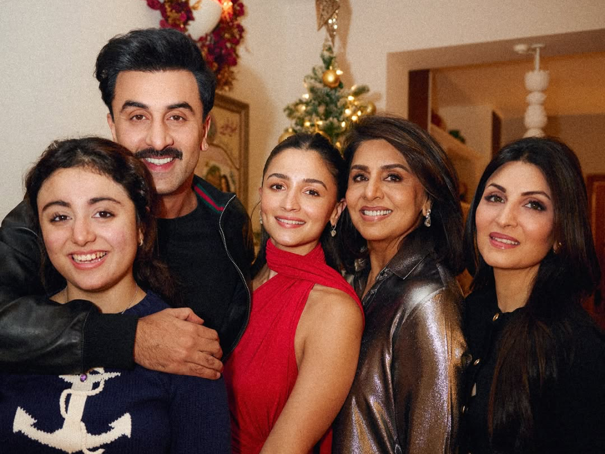 Christmas Celebration 2025: Alia Bhatt & Ranbir Kapoor Shine Bright as Kareena Kapoor Celebrates at Pataudi Palace