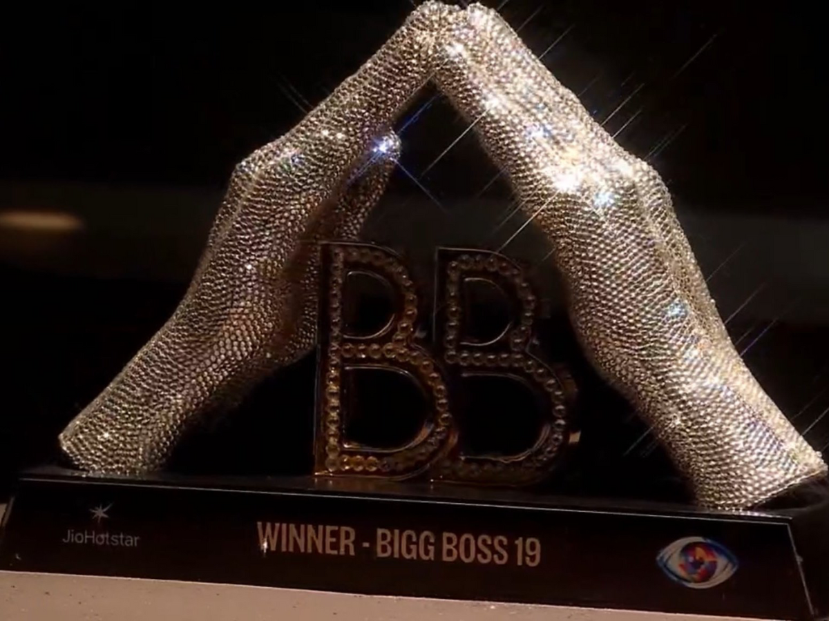 Bigg Boss 19 Trophy Unveiled: Diamond-Studded Award Awaits Top 5 Finalists on Grand Finale - Photo Gallery
