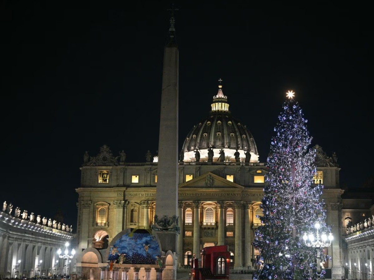 Christmas 2025 Celebrations Around the World: From the Vatican to India | Photos