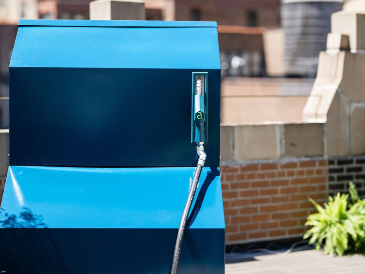 Green Fuel That Converts Air Into Gasoline: What It Is, Who Invented It & How Much It Costs