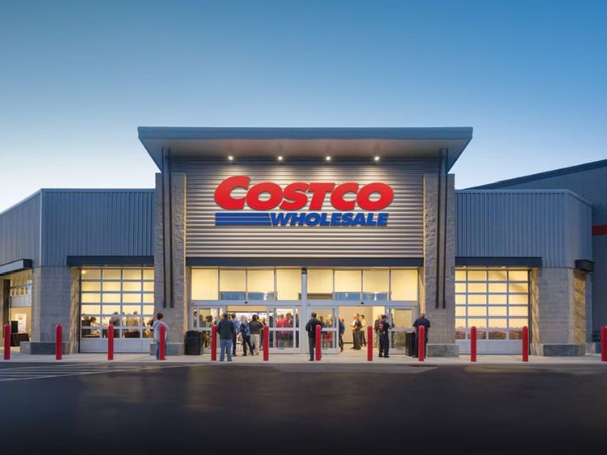 Costco’s Tariff Fight Sparks MAGA Outrage: What It Means for Shoppers & Trade Policy