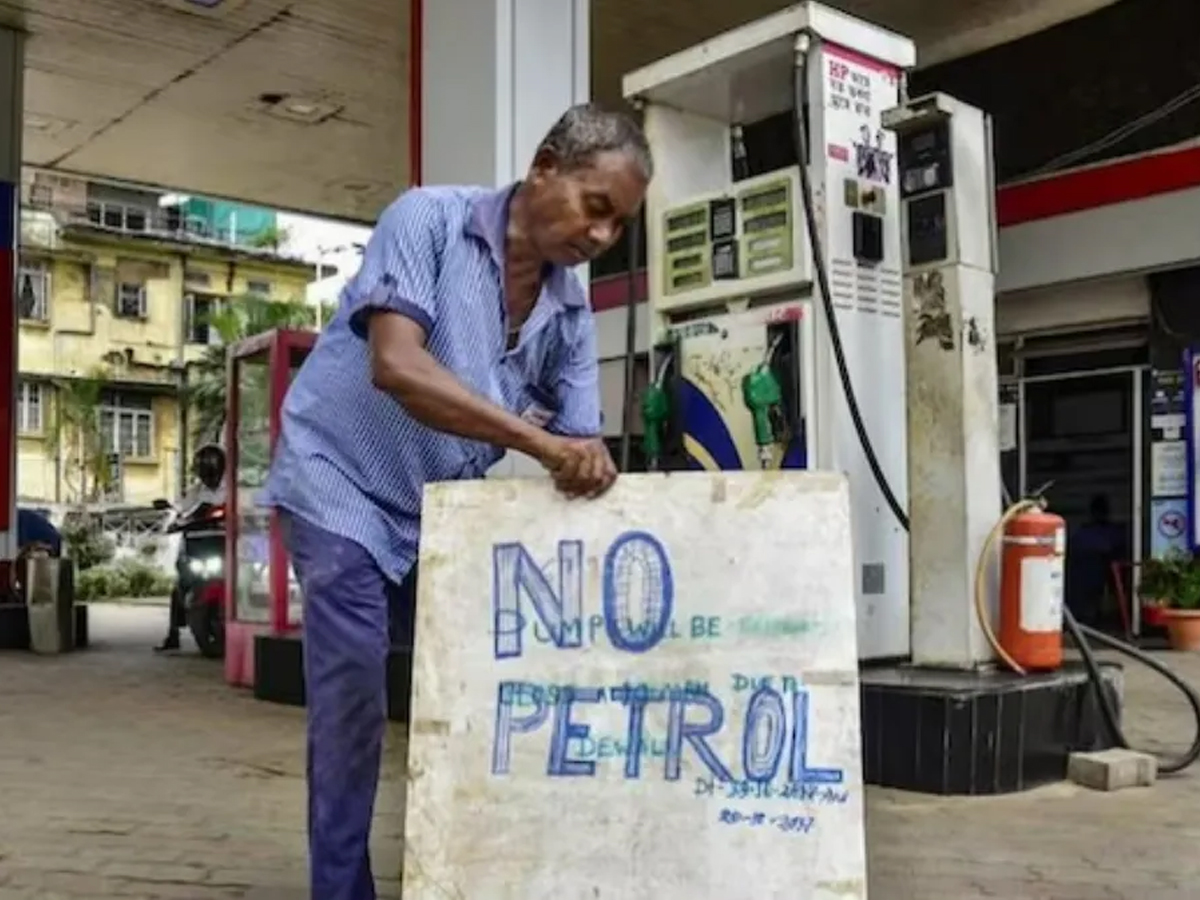 Delhi Launches ‘No PUC, No Fuel’ Drive: Over 3,700 Vehicles Fined, Hundreds Turned Back