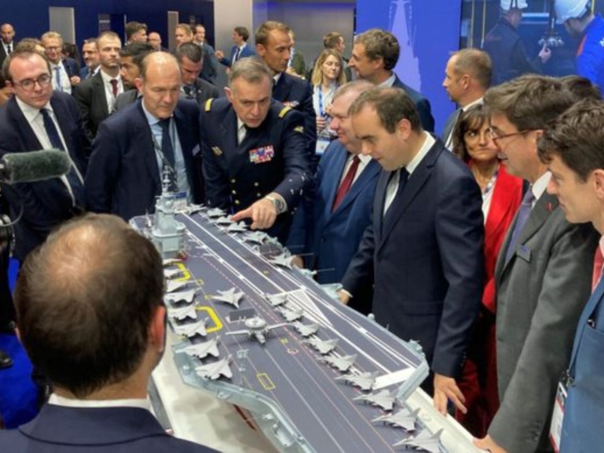 France to Build New Aircraft Carrier by 2038, Macron Announces Voluntary Military Service for Youth