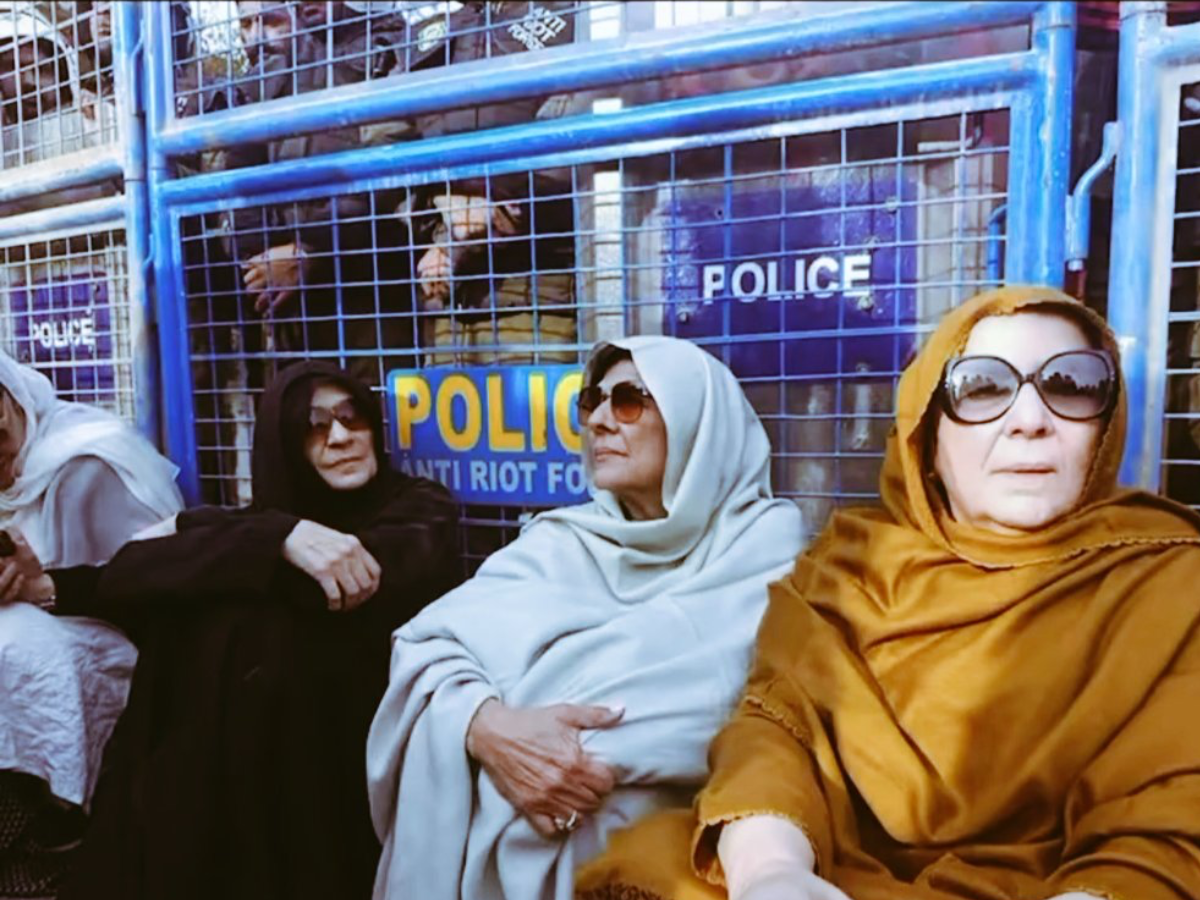 Imran Khan’s Sisters Barred from Jail Visit, PTI Launches Protest Outside Adiala
