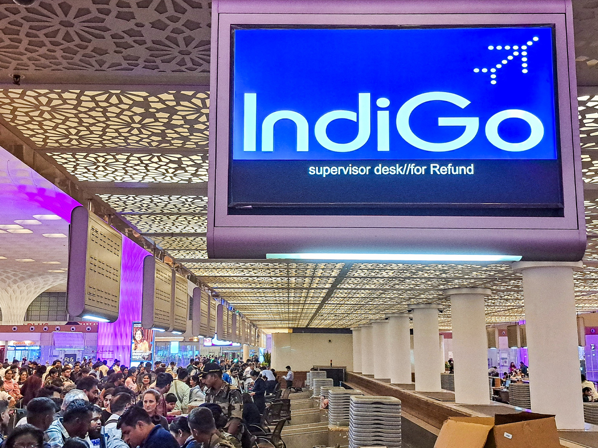 DGCA Extends IndiGo Deadline: Airline Gets Time Till 6 PM Monday to Answer Show-Cause Notice