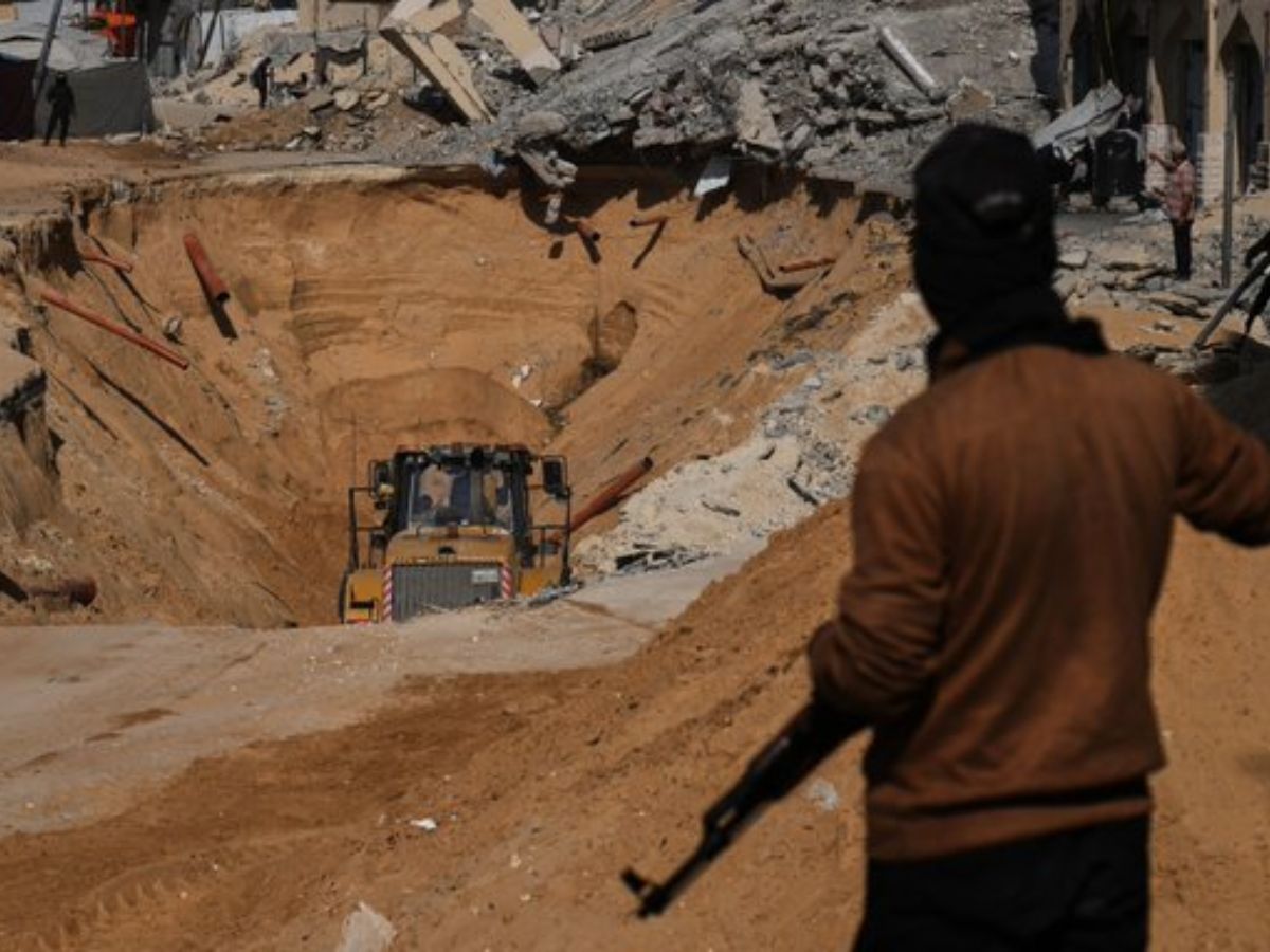 Israel Launches Fresh Air Strikes Across Gaza, Putting October 10 Ceasefire Agreement in Question