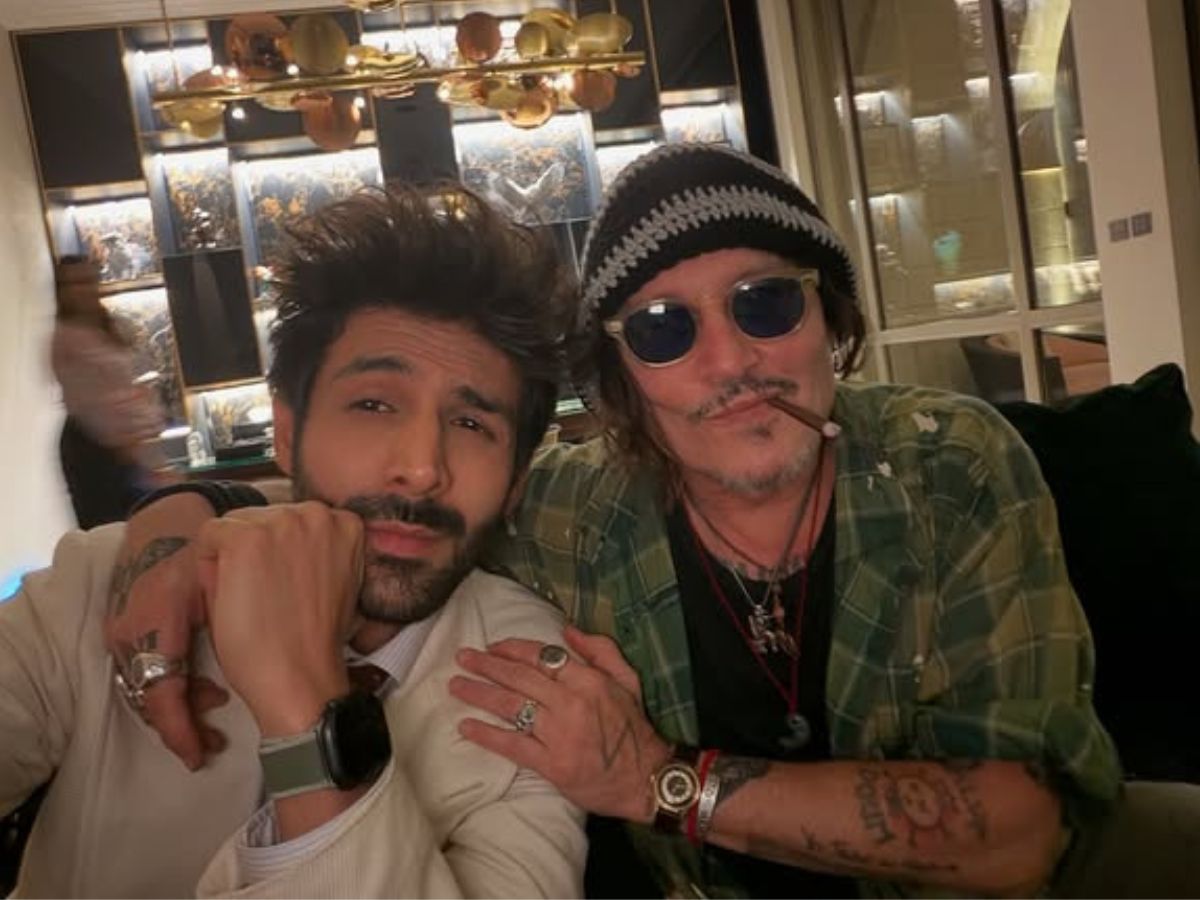Kartik Aaryan Meets Johnny Depp: Jack Sparrow x Rooh Baba Selfie Breaks the Internet