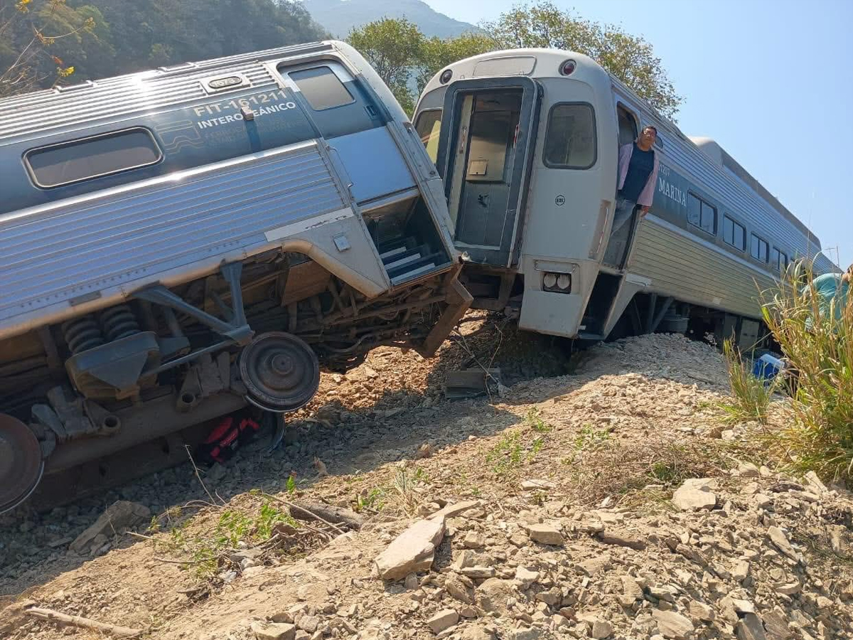 Mexican Train Derails in Oaxaca: 13 Killed, Nearly 100 Injured as Emergency Response Underway