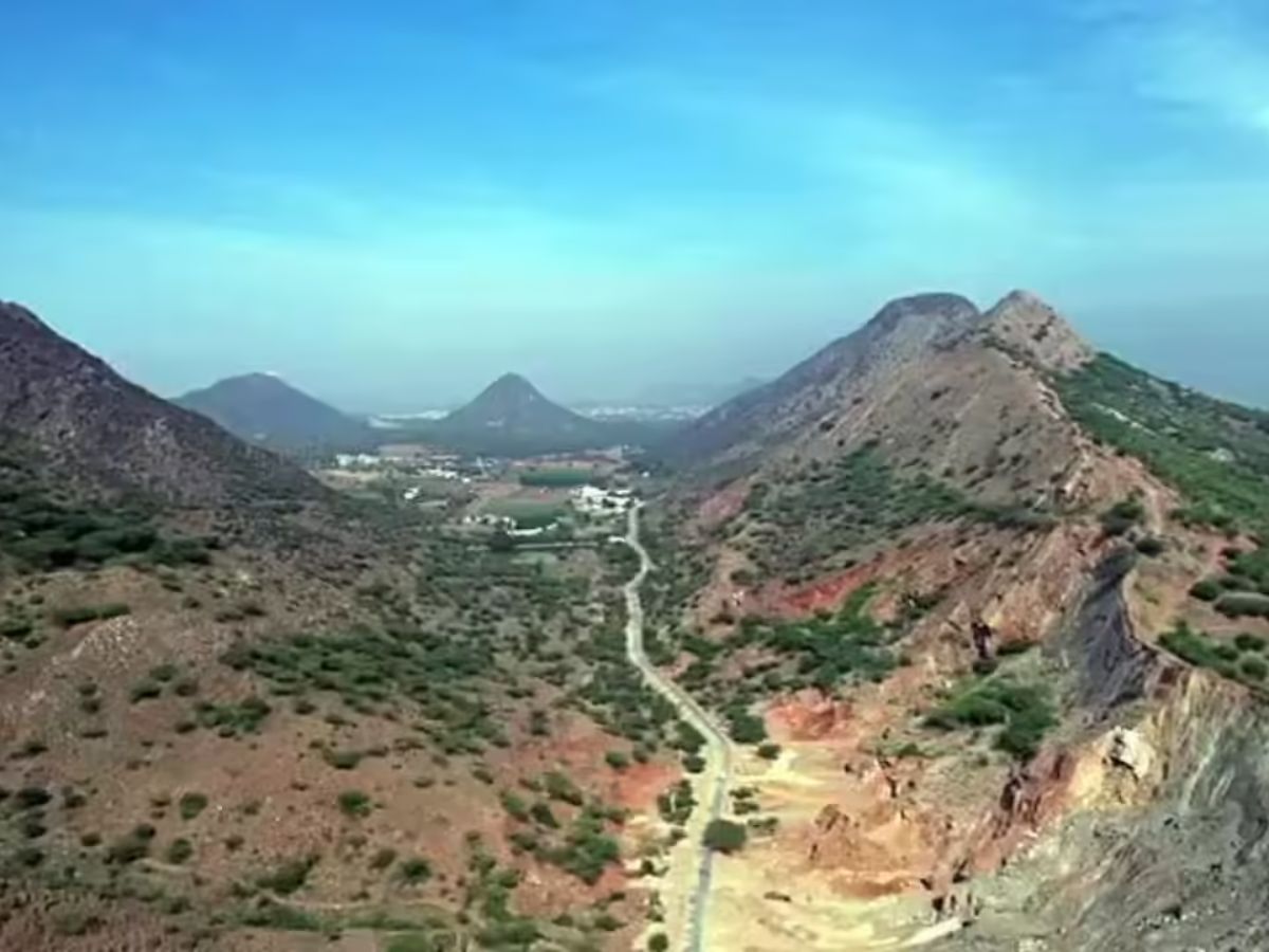 ‘No New Mining in Aravallis’: Centre Bans New Mining Leases Across Aravalli Range, Expands Protected Zones