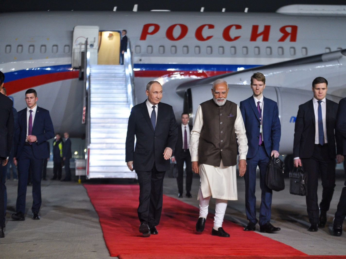 Putin’s Flight to India Becomes World’s Most Tracked as He Lands for Summit with PM Modi