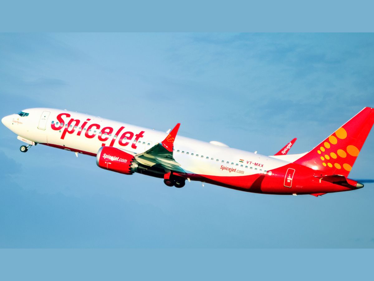 Why SpiceJet Shares Have Raised 19% in Four Consecutive Sessions Amid IndiGo Flight Cuts