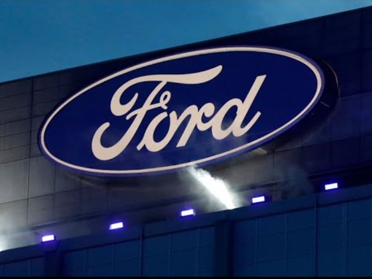 Ford Scraps Electric Vehicles, Takes $19.5 Billion Hit in Major Strategy Shift