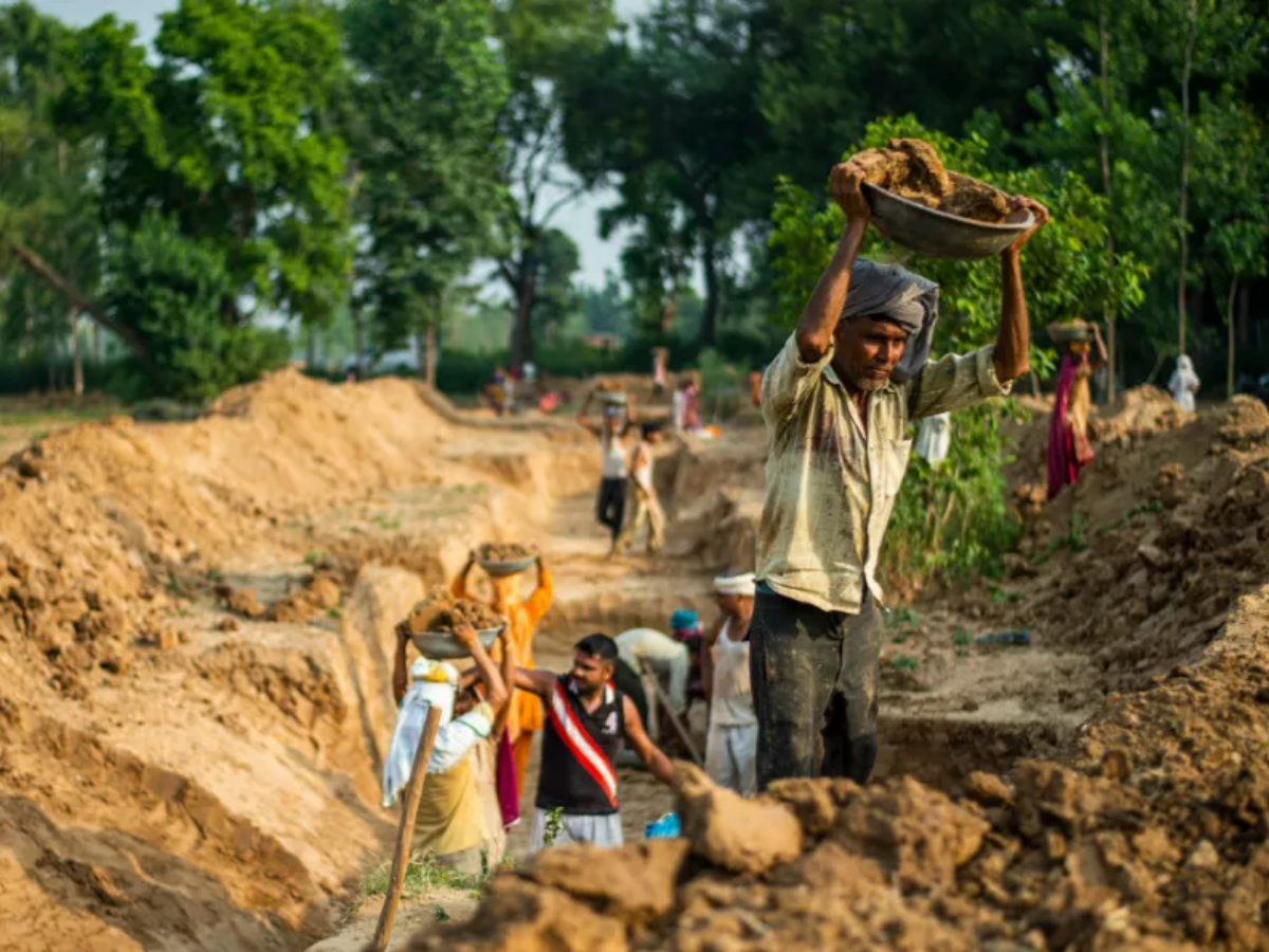 VB-G RAM G Bill Becomes Law After President Murmu’s Assent: What It Means for Rural Workers