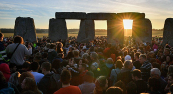 Winter Solstice 2025: Drums, Dance & Rituals as Thousands Gather at Stonehenge | Photos
