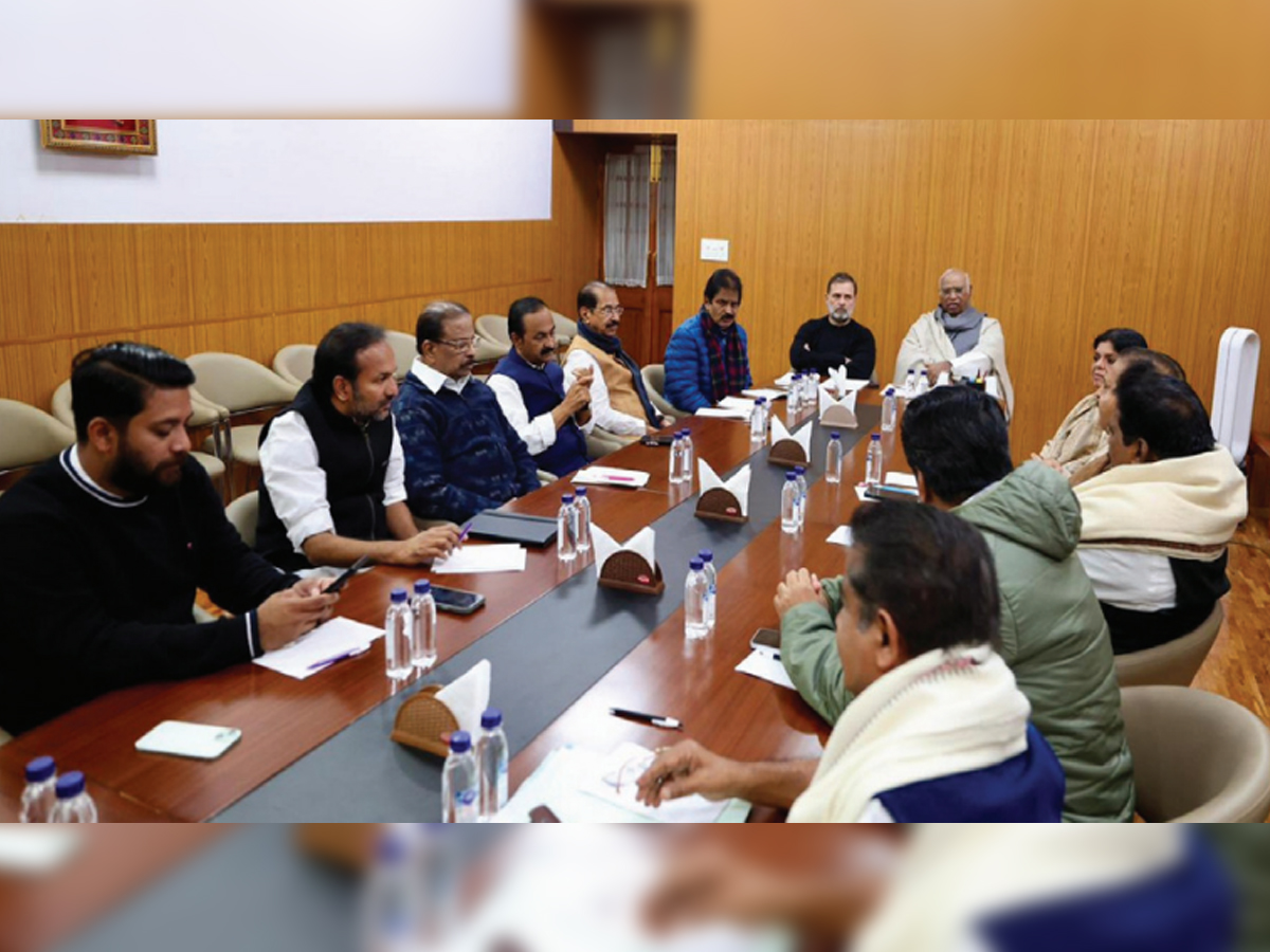 Kharge, Rahul hold meeting with Bihar Congress leaders