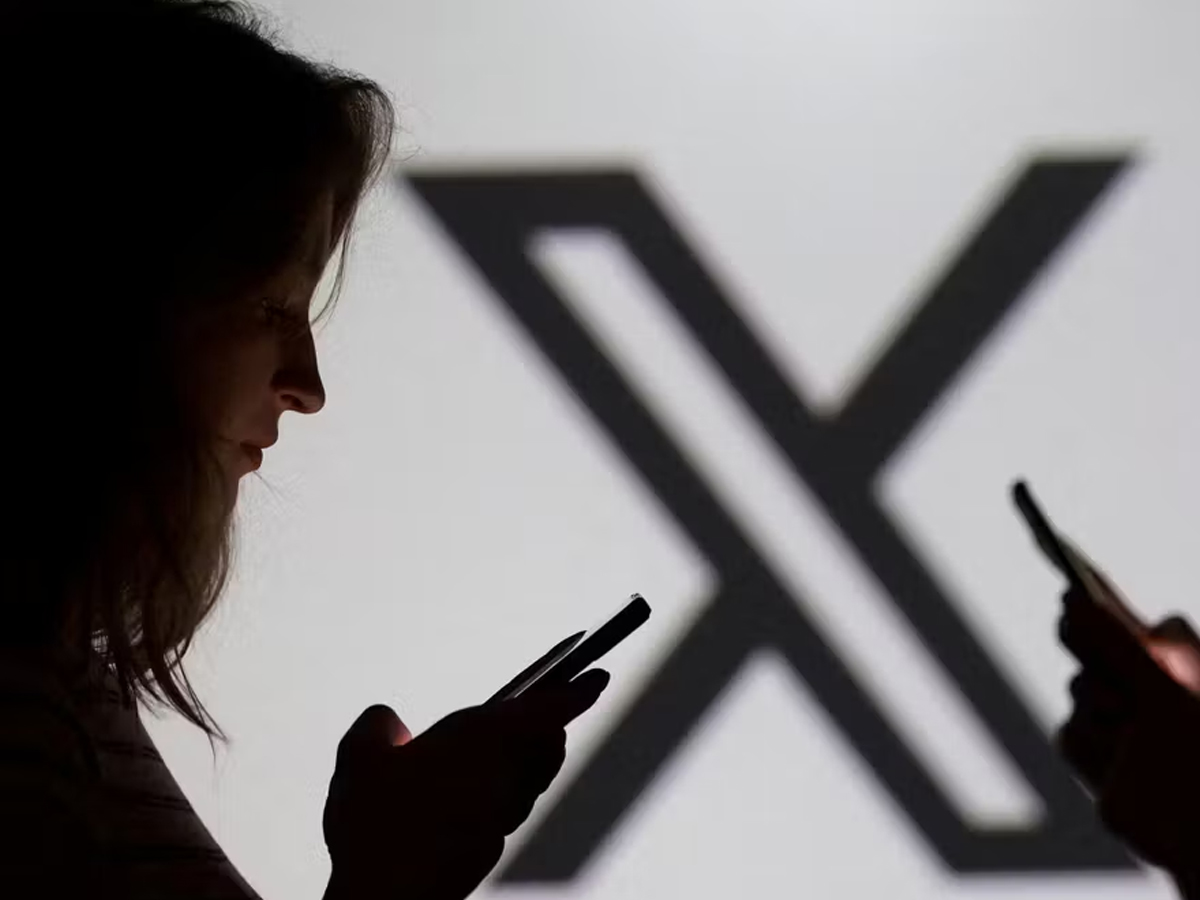 Centre Cracks Down on X Over Grok AI, Issues 72-Hour Ultimatum to Remove Obscene Content