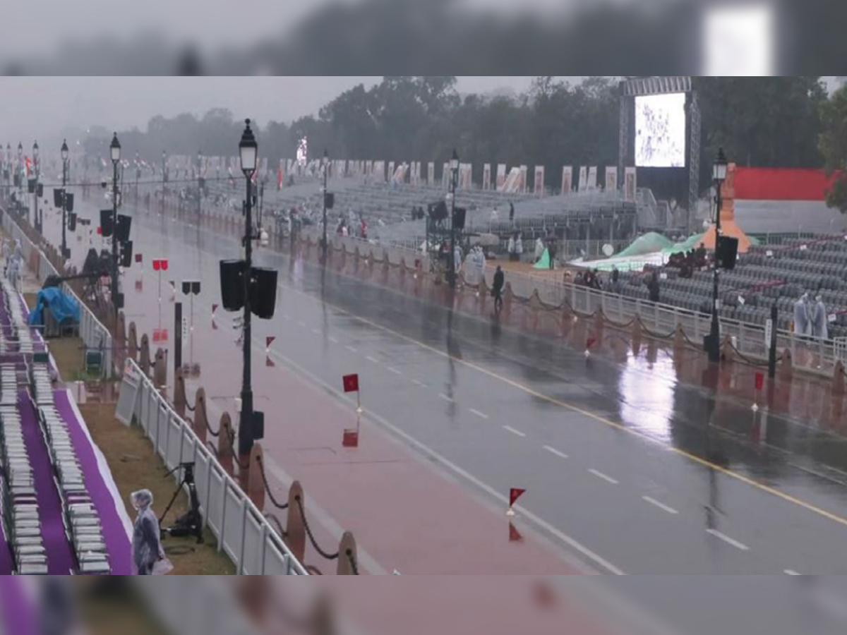 Delhi’s air quality improves, AQI stands at 297