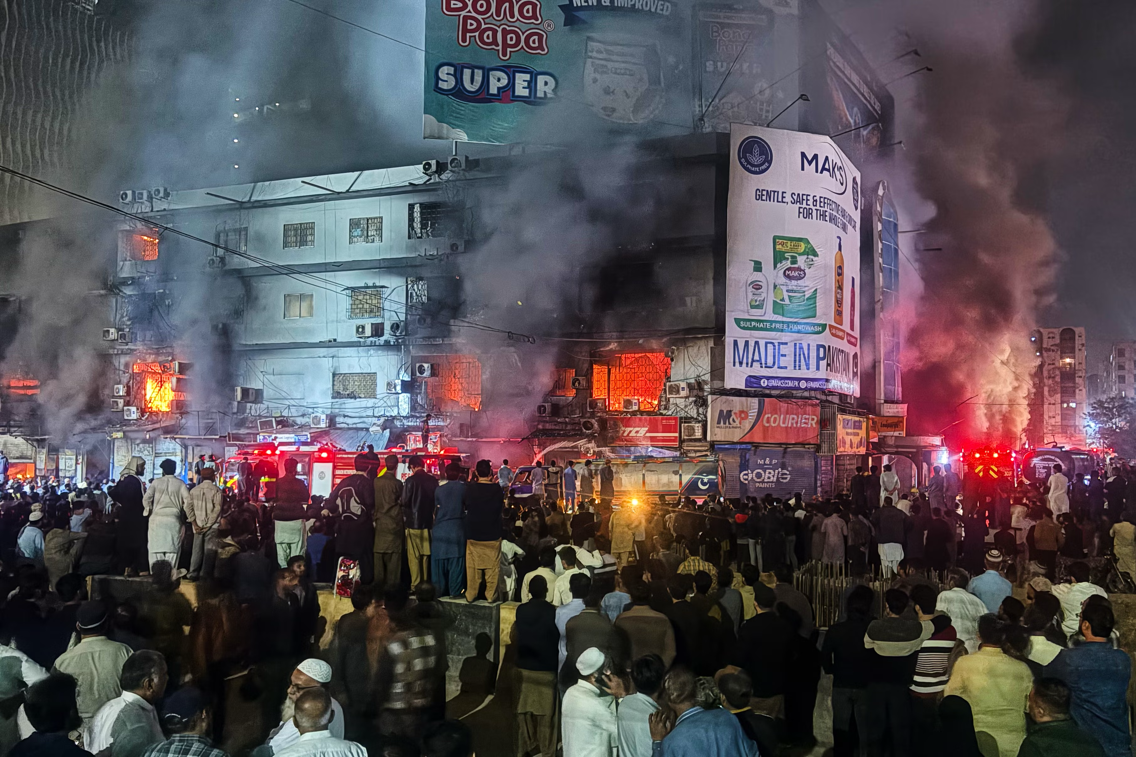 Six Killed as Fire Engulfs Karachi Shopping Plaza