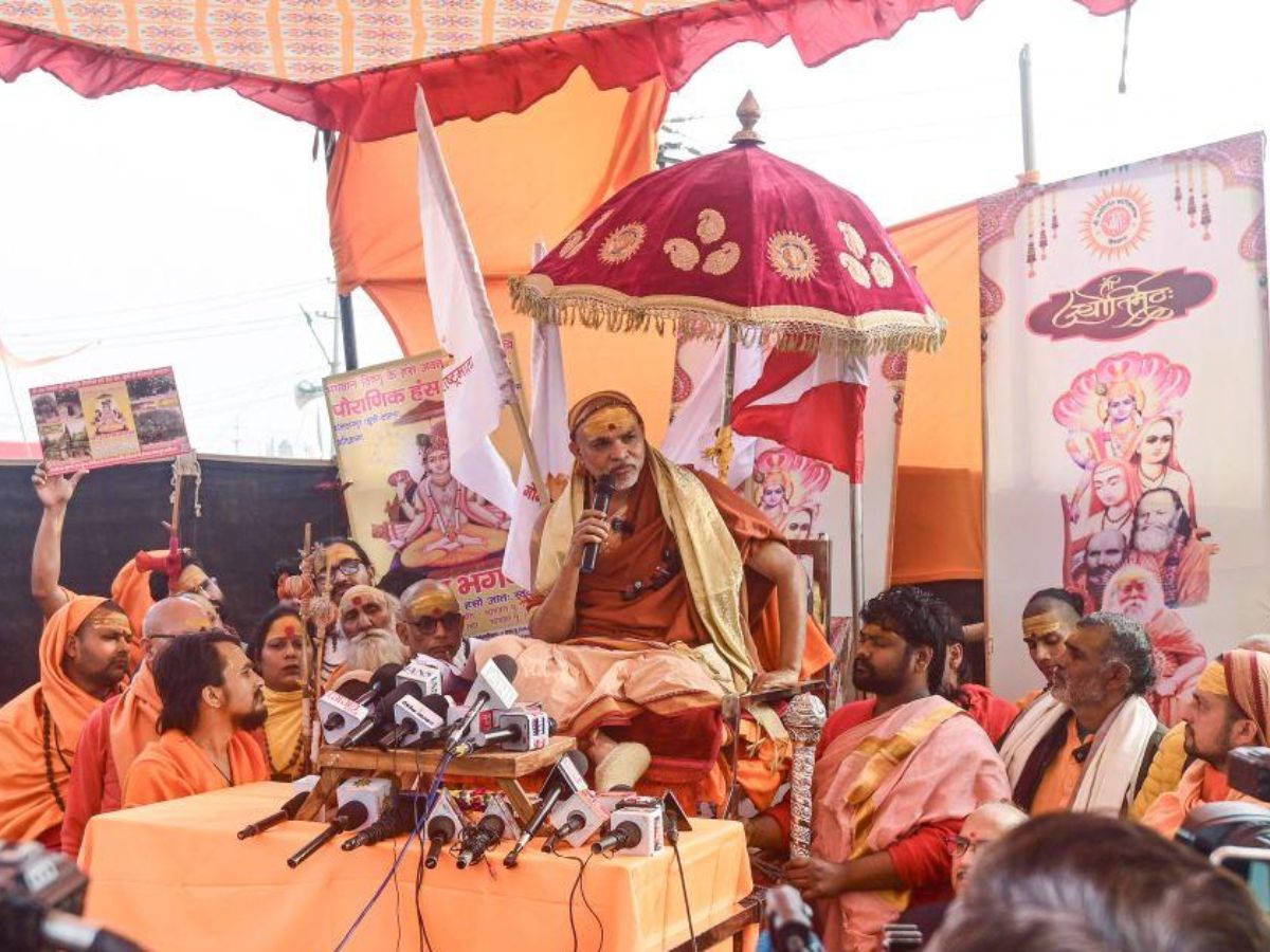 Congress fumes at UP Govt over notice to Shankracharya over his status as seer