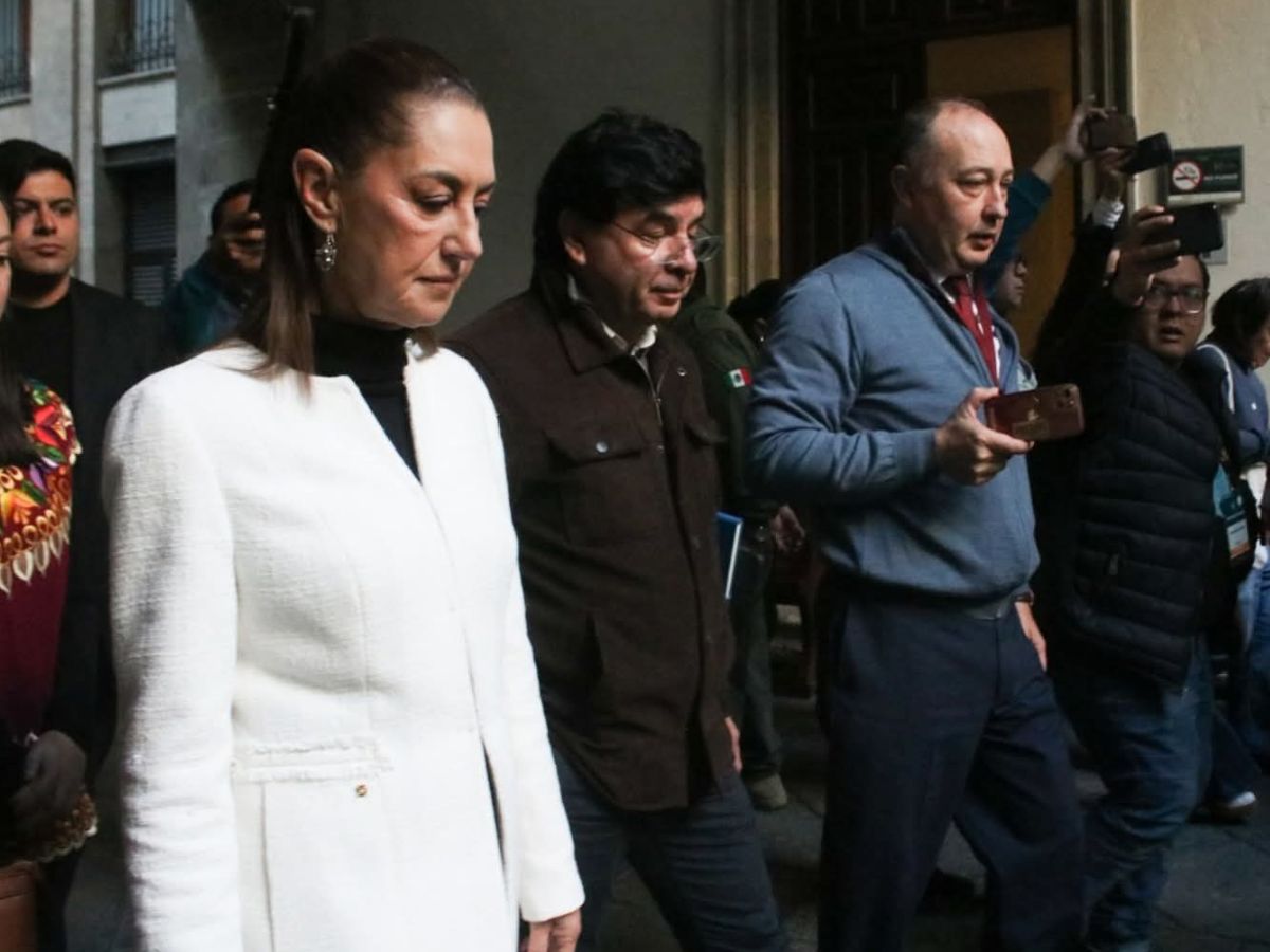 Powerful Earthquake Forces Pause in President Sheinbaum’s Press Meet in Mexico City