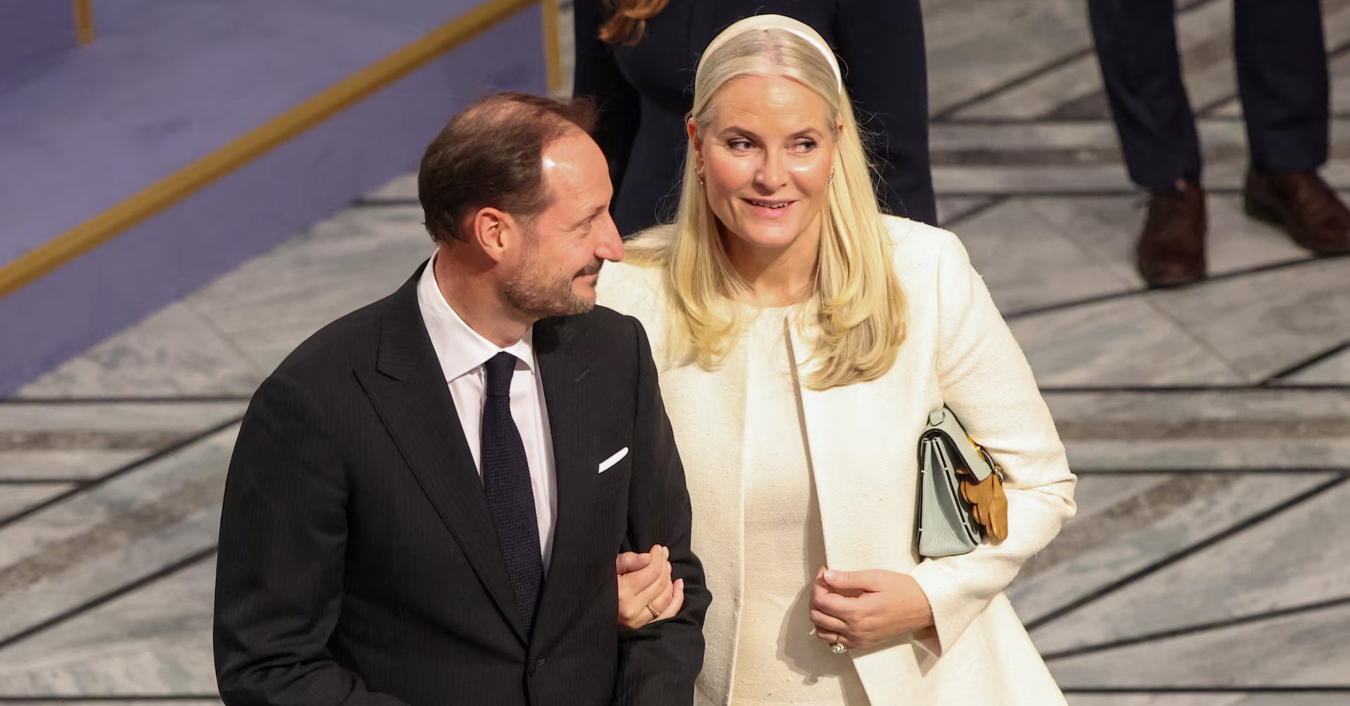 Norway parliament supports monarchy despite scandals